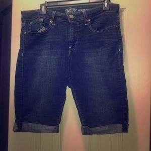 Levi’s Skinny Jean Shorts